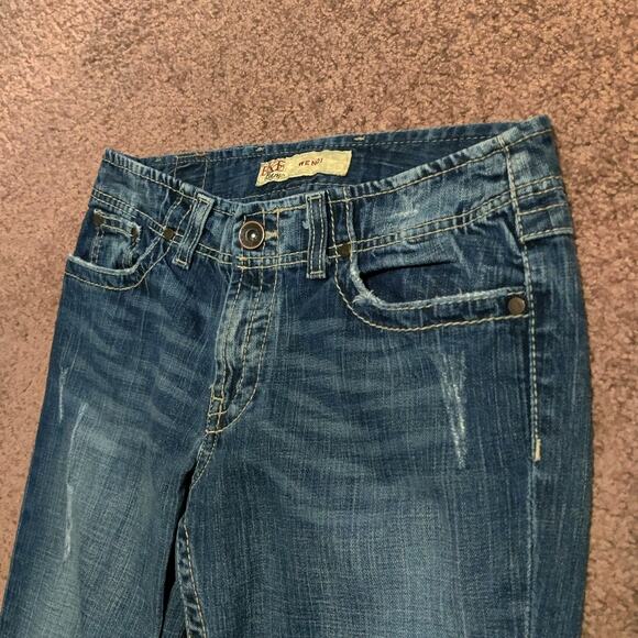 BKE Wendi Boot Cut Jeans Women's 30 x 26 Whiskered Western Denim Blue - Picture 2 of 12